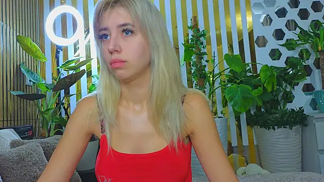 Violetttttta online show from October 19, 2025, 8:22 pm
