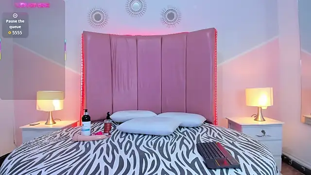 Snapshot of Foxy_Kylie chatting on November 30, 2025, 1:12 pm Foxy Kylie online show from November 30, 2025, 1:12 pm