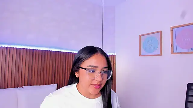 Snapshot of Foxy_Kylie chatting on October 11, 2025, 8:21 pm Foxy Kylie online show from October 11, 2025, 8:21 pm