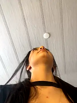 Snapshot of __Lorelain__ chatting on October 29, 2025, 7:57 pm Lorelain online show from October 29, 2025, 7:57 pm