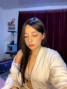 Snapshot of __Lorelain__ chatting on October 14, 2025, 10:42 pm Lorelain online show from October 14, 2025, 10:42 pm