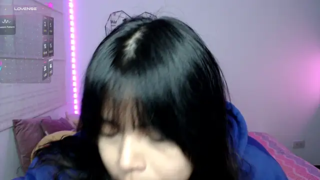 Snapshot of EllieMoonX chatting on July 14, 2026, 12:10 am EllieMoonX online show from July 14, 2026, 12:10 am