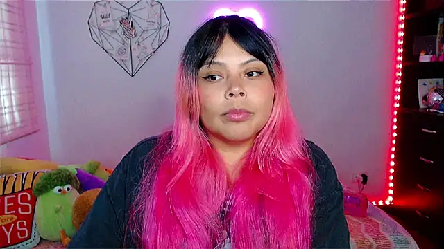 Snapshot of EllieMoonX chatting on January 13, 2026, 8:57 pm EllieMoonX online show from January 13, 2026, 8:57 pm