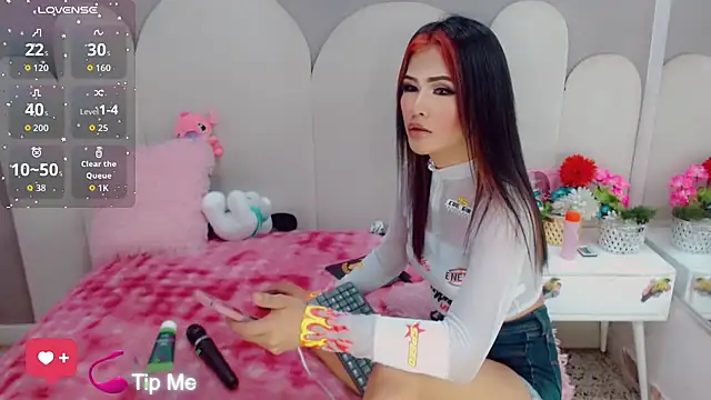 Snapshot of party_girl_skiny chatting on June 15, 2026, 9:20 am party girl skiny online show from June 15, 2026, 9:20 am