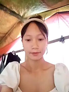 minachao- online show from October 25, 2025, 2:11 am