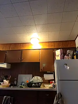 Snapshot of Akdecline chatting on November 8, 2025, 1:42 am Akdecline online show from November 8, 2025, 1:42 am