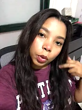 Sara Coopers online show from November 4, 2025, 11:19 pm