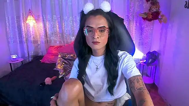 ZAMMIRA online show from November 18, 2025, 1:36 pm