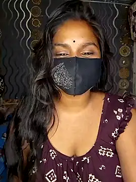 Snapshot of Sweet-Maddlina chatting on April 2, 2026, 5:36 am Sweet-Maddlina online show from April 2, 2026, 5:36 am