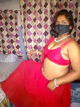 Snapshot of Sweet-Maddlina chatting on April 8, 2026, 6:15 am Sweet-Maddlina online show from April 8, 2026, 6:15 am