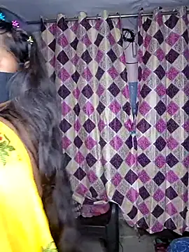 Snapshot of Sweet-Maddlina chatting on April 15, 2026, 5:24 am Sweet-Maddlina online show from April 15, 2026, 5:24 am