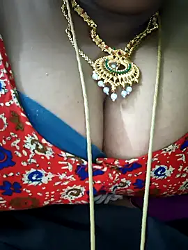 Snapshot of sweetrevathi chatting on October 22, 2025, 7:35 pm sweetrevathi online show from October 22, 2025, 7:35 pm