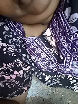 Snapshot of sweetrevathi chatting on October 28, 2025, 12:04 pm sweetrevathi online show from October 28, 2025, 12:04 pm