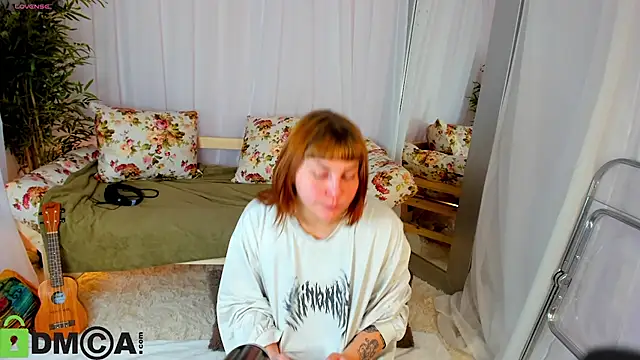 Snapshot of Rene_Shine chatting on October 18, 2025, 9:22 am Rene Shine online show from October 18, 2025, 9:22 am