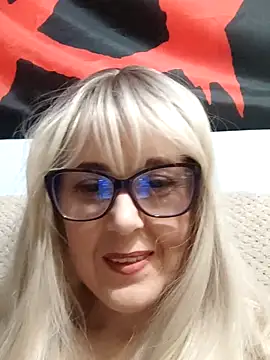 Snapshot of Amelialove42 chatting on November 30, 2025, 10:16 am Amelialove42 online show from November 30, 2025, 10:16 am