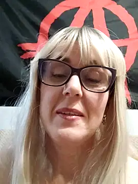 Snapshot of Amelialove42 chatting on December 13, 2025, 8:04 pm Amelialove42 online show from December 13, 2025, 8:04 pm