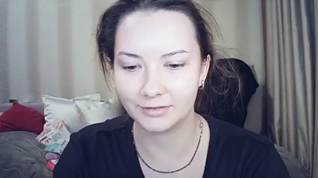 Snapshot of MoodieMira chatting on April 21, 2026, 5:52 pm MoodieMira online show from April 21, 2026, 5:52 pm