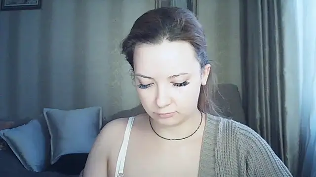 Snapshot of MoodieMira chatting on March 12, 2026, 3:05 pm MoodieMira online show from March 12, 2026, 3:05 pm