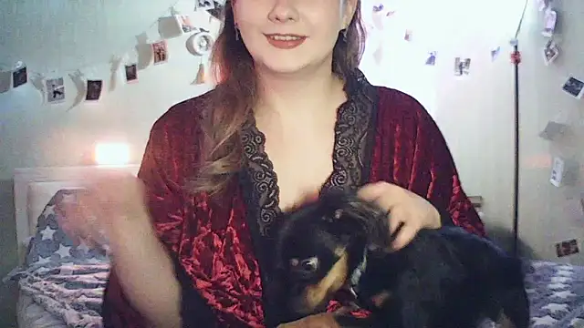 Snapshot of MoodieMira chatting on February 14, 2026, 5:35 pm MoodieMira online show from February 14, 2026, 5:35 pm