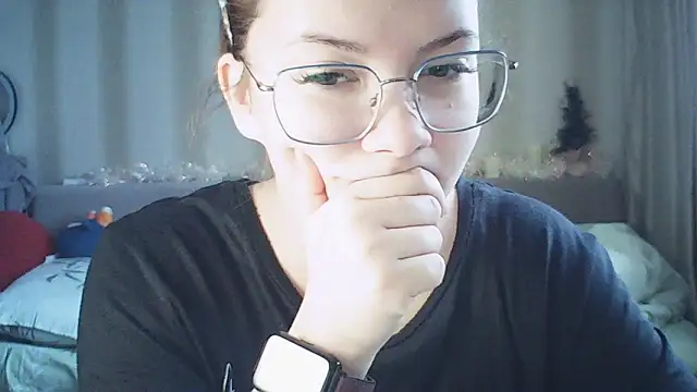 Snapshot of MoodieMira chatting on February 9, 2026, 1:20 pm MoodieMira online show from February 9, 2026, 1:20 pm