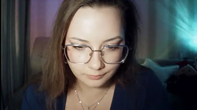 Snapshot of MoodieMira chatting on April 24, 2026, 10:45 pm MoodieMira online show from April 24, 2026, 10:45 pm