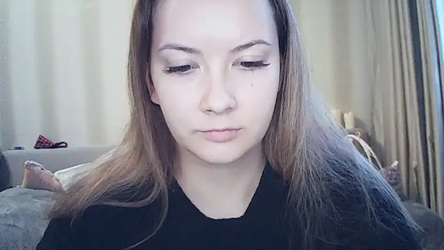 Snapshot of MoodieMira chatting on February 10, 2026, 2:05 pm MoodieMira online show from February 10, 2026, 2:05 pm