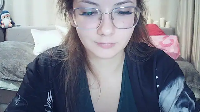 Snapshot of MoodieMira chatting on March 4, 2026, 3:42 pm MoodieMira online show from March 4, 2026, 3:42 pm
