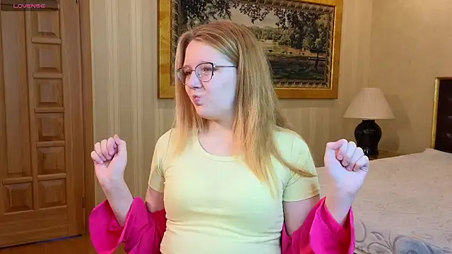 Snapshot of AlinaAldrete chatting on November 16, 2025, 4:06 am AlinaAldrete online show from November 16, 2025, 4:06 am