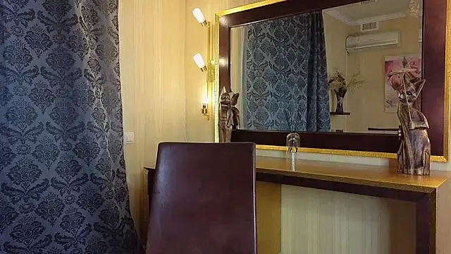 Snapshot of AlinaAldrete chatting on November 12, 2025, 3:54 am AlinaAldrete online show from November 12, 2025, 3:54 am