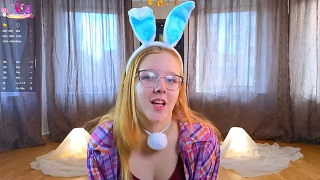 Snapshot of AlinaAldrete chatting on October 25, 2025, 8:13 am AlinaAldrete online show from October 25, 2025, 8:13 am