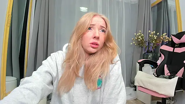 Snapshot of SundyRose chatting on January 17, 2026, 9:29 pm SundyRose online show from January 17, 2026, 9:29 pm