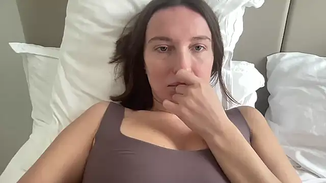 Snapshot of CArivora chatting on February 25, 2026, 12:16 pm CArivora online show from February 25, 2026, 12:16 pm