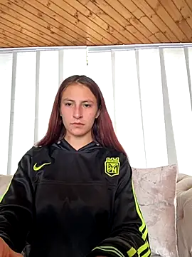 Snapshot of Im_scarlett18 chatting on November 11, 2025, 4:02 pm Im scarlett18 online show from November 11, 2025, 4:02 pm