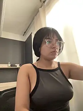 Snapshot of angie_rousse_ chatting on November 5, 2025, 1:25 pm angie rousse online show from November 5, 2025, 1:25 pm