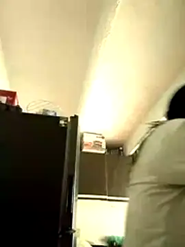 Snapshot of angie_rousse_ chatting on October 29, 2025, 1:32 pm angie rousse online show from October 29, 2025, 1:32 pm