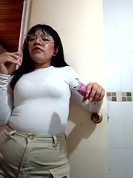 Snapshot of angie_rousse_ chatting on November 12, 2025, 1:15 pm angie rousse online show from November 12, 2025, 1:15 pm