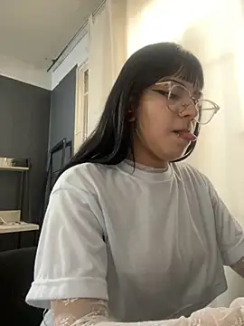 Snapshot of angie_rousse_ chatting on November 18, 2025, 12:30 pm angie rousse online show from November 18, 2025, 12:30 pm