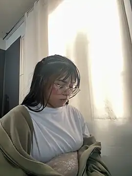 Snapshot of angie_rousse_ chatting on December 5, 2025, 1:10 pm angie rousse online show from December 5, 2025, 1:10 pm