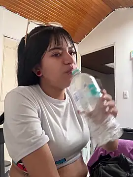 Snapshot of angie_rousse_ chatting on November 27, 2025, 1:55 pm angie rousse online show from November 27, 2025, 1:55 pm