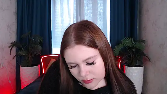 Musegirl online show from April 13, 2026, 8:29 am