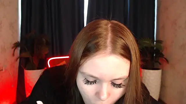 Musegirl online show from April 4, 2026, 2:18 am