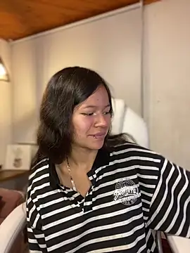 Ninfa pink online show from December 1, 2025, 8:21 pm