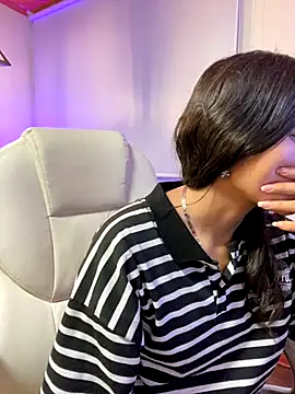 Ninfa pink online show from November 3, 2025, 6:11 pm