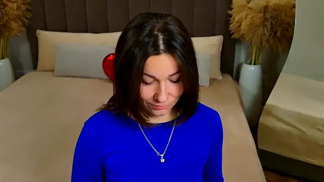 EdenSolis online show from April 15, 2026, 9:26 am