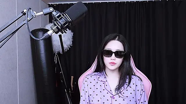 Snapshot of MISA_02 chatting on November 20, 2025, 2:18 pm MISA 02 online show from November 20, 2025, 2:18 pm