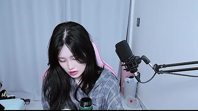 Snapshot of MISA_02 chatting on January 12, 2026, 12:01 pm MISA 02 online show from January 12, 2026, 12:01 pm