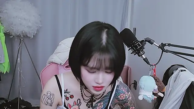 Snapshot of MISA_02 chatting on May 8, 2026, 1:15 pm MISA 02 online show from May 8, 2026, 1:15 pm