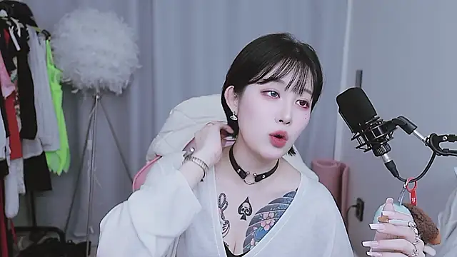 Snapshot of MISA_02 chatting on May 4, 2026, 2:42 pm MISA 02 online show from May 4, 2026, 2:42 pm