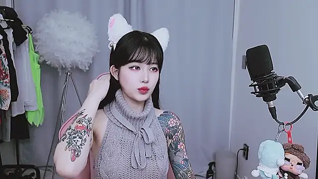 Snapshot of MISA_02 chatting on April 23, 2026, 11:05 am MISA 02 online show from April 23, 2026, 11:05 am