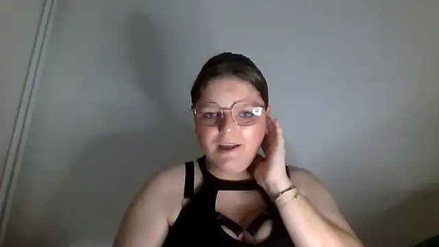 Snapshot of nymphomane2006 chatting on October 15, 2025, 9:23 pm nymphomane2006 online show from October 15, 2025, 9:23 pm